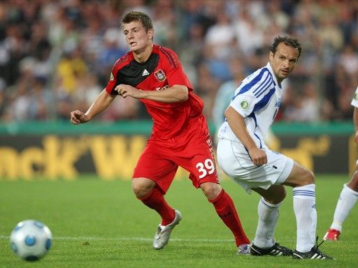 开云APP-勒沃库森翻盘英格兰，卡瓦哈尔刷新纪录